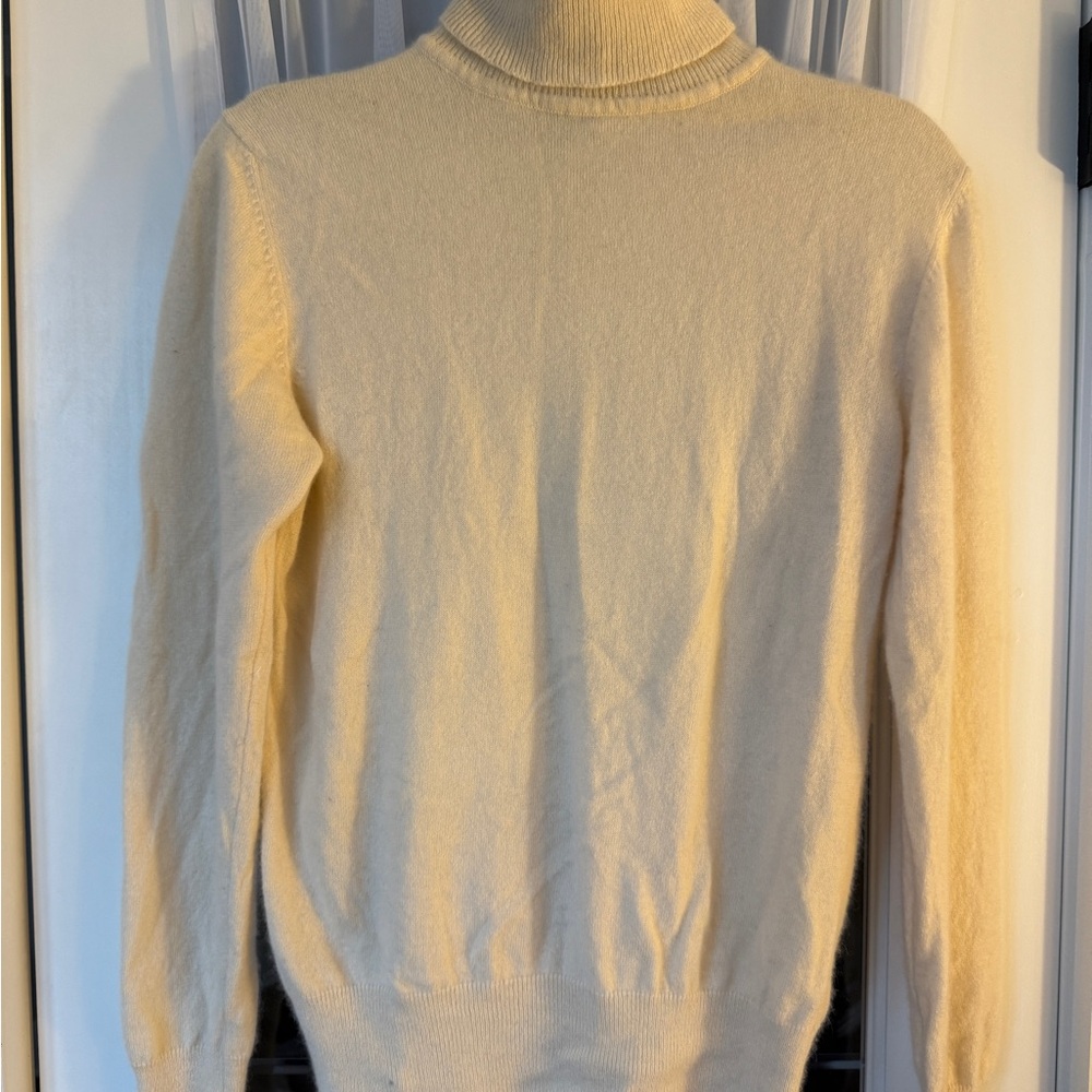 Elegant Cream Turtleneck Sweater